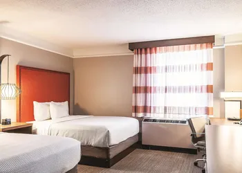 La Quinta Inn & Suites by Wyndham New Orleans Downtown hotel thumbnail 8