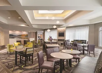 La Quinta Inn & Suites by Wyndham Orem University Pwy/Provo hotel thumbnail 4