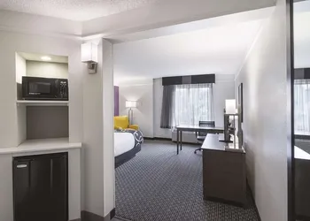 La Quinta Inn & Suites by Wyndham Orem University Pwy/Provo hotel thumbnail 7