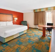 La Quinta Inn & Suites by Wyndham Albuquerque West hotel detail image 3