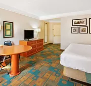 La Quinta Inn & Suites by Wyndham Albuquerque West hotel detail image 4