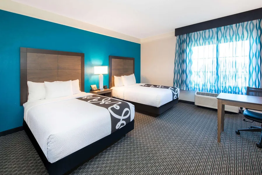 La Quinta Inn & Suites by Wyndham Tampa Brandon Regency Park hotel detail image 6
