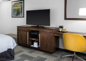 Hampton Inn & Suites Los Angeles/Hollywood hotel thumbnail 7