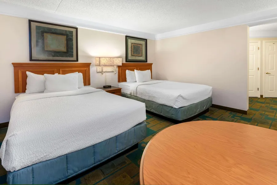 La Quinta Inn & Suites by Wyndham Phoenix West Peoria hotel detail image 6