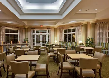 La Quinta Inn & Suites by Wyndham USF (Near Busch Gardens) hotel thumbnail 2