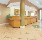 La Quinta Inn & Suites by Wyndham USF (Near Busch Gardens) hotel detail image 4