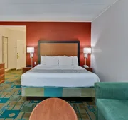 La Quinta Inn & Suites by Wyndham USF (Near Busch Gardens) hotel detail image 5
