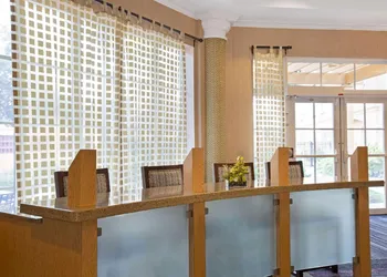La Quinta Inn & Suites by Wyndham Miami Airport West hotel thumbnail 2