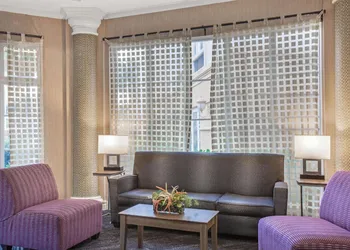 La Quinta Inn & Suites by Wyndham Miami Airport West hotel thumbnail 3