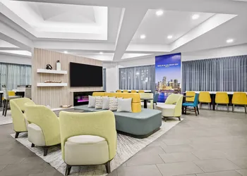 La Quinta Inn & Suites by Wyndham Miami Airport West hotel thumbnail 4
