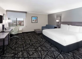La Quinta Inn by Wyndham Cleveland Independence hotel thumbnail 6