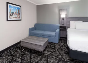 La Quinta Inn by Wyndham Cleveland Independence hotel thumbnail 8