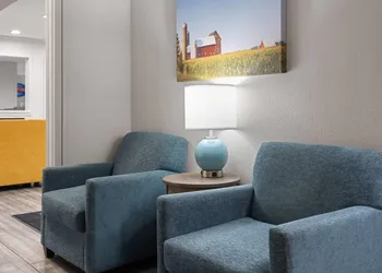 Baymont by Wyndham Davenport hotel thumbnail 4