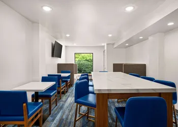La Quinta Inn by Wyndham Columbus Dublin hotel thumbnail 4
