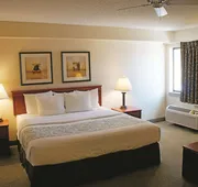 La Quinta Inn & Suites by Wyndham Albuquerque Journal Ctr NW hotel detail image 4