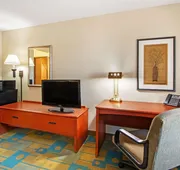 La Quinta Inn & Suites by Wyndham Albuquerque Journal Ctr NW hotel detail image 7