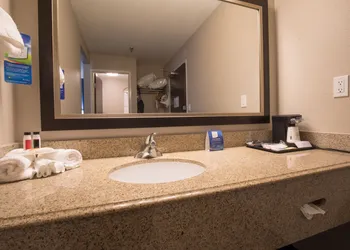 Baymont by Wyndham Detroit Airport/Romulus hotel thumbnail 4