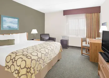 Baymont by Wyndham Janesville hotel thumbnail 8