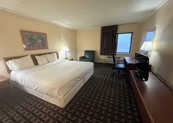 Norwood Inn & Suites by BlissPoint Post Rd Indianapolis hotel thumbnail 6