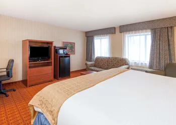 Baymont by Wyndham Detroit/Roseville hotel thumbnail 7