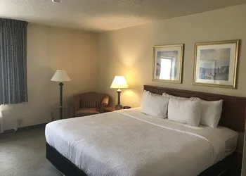 La Quinta Inn by Wyndham Indianapolis Airport Executive Dr hotel thumbnail 5