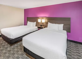 La Quinta Inn & Suites by Wyndham Houston Southwest hotel thumbnail 4