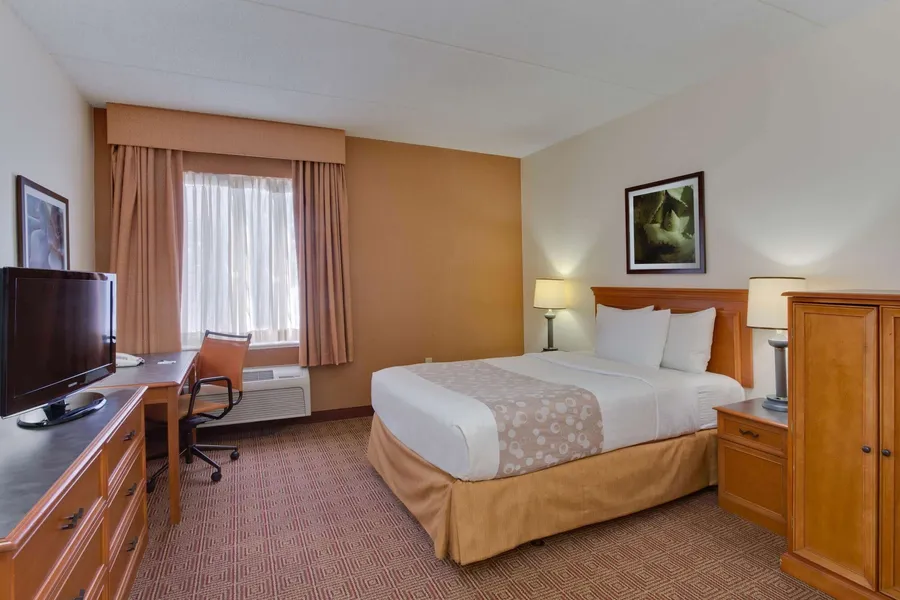 La Quinta Inn & Suites by Wyndham Lakeland East hotel detail image 6