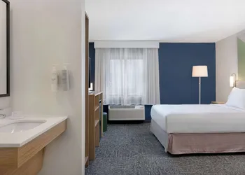 Spark by Hilton Savannah Midtown hotel thumbnail 7