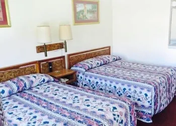 Eagle Rock Motel hotel thumbnail 4