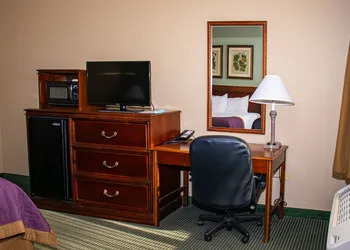 Bay Mountain Inn hotel thumbnail 3
