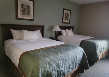 Bay Mountain Inn hotel thumbnail 6