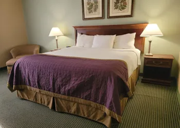 Bay Mountain Inn hotel thumbnail 8