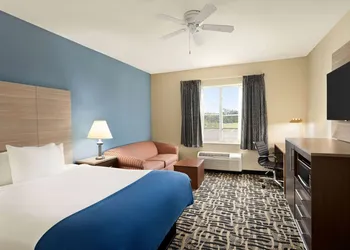 Baymont by Wyndham Ft. Leonard/Saint Robert hotel thumbnail 3