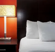La Quinta Inn & Suites by Wyndham Milwaukee Bayshore Area hotel detail image 4