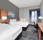 La Quinta Inn & Suites by Wyndham St. Petersburg Northeast hotel detail image 5