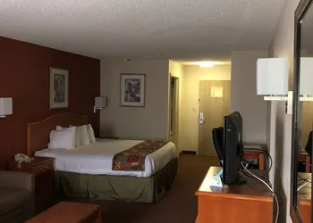 Millennium Inn hotel thumbnail 6