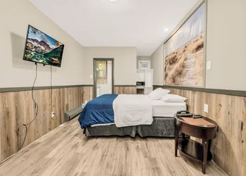 Park Motel hotel thumbnail 3
