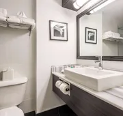Quality Inn & Suites Gatineau hotel detail image 5