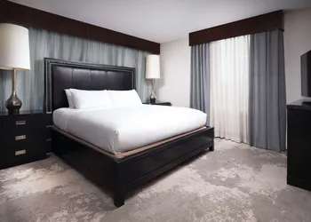 DoubleTree by Hilton Hotel Chattanooga Downtown hotel thumbnail 6