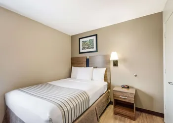 Suburban Studios Sterling - Washington Dulles hotel thumbnail 4