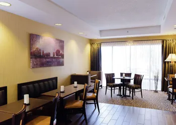 Hampton Inn Eau Claire hotel thumbnail 3