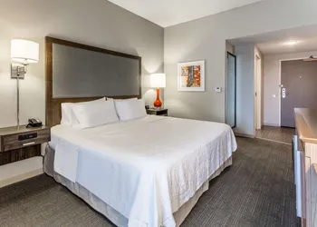 Hampton Inn Eau Claire hotel thumbnail 8