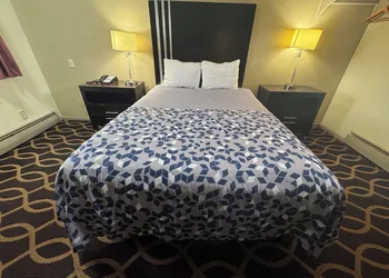 Euclid Motel hotel thumbnail 3
