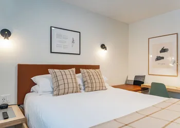 Swiss Chalet Motel hotel thumbnail 6