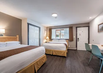 Swiss Chalet Motel hotel thumbnail 7
