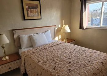 The Sand Castle Suites Motel hotel thumbnail 2