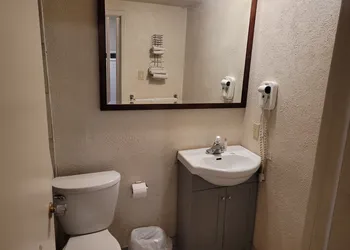 The Sand Castle Suites Motel hotel thumbnail 7