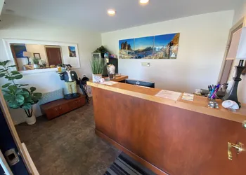 Arbutus Grove Motel hotel thumbnail 2