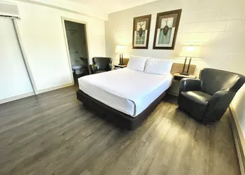 Arbutus Grove Motel hotel thumbnail 5