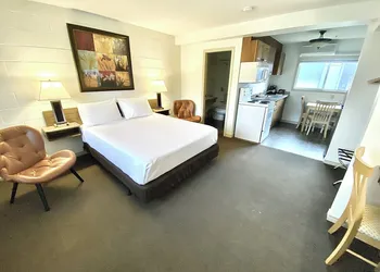 Arbutus Grove Motel hotel thumbnail 7